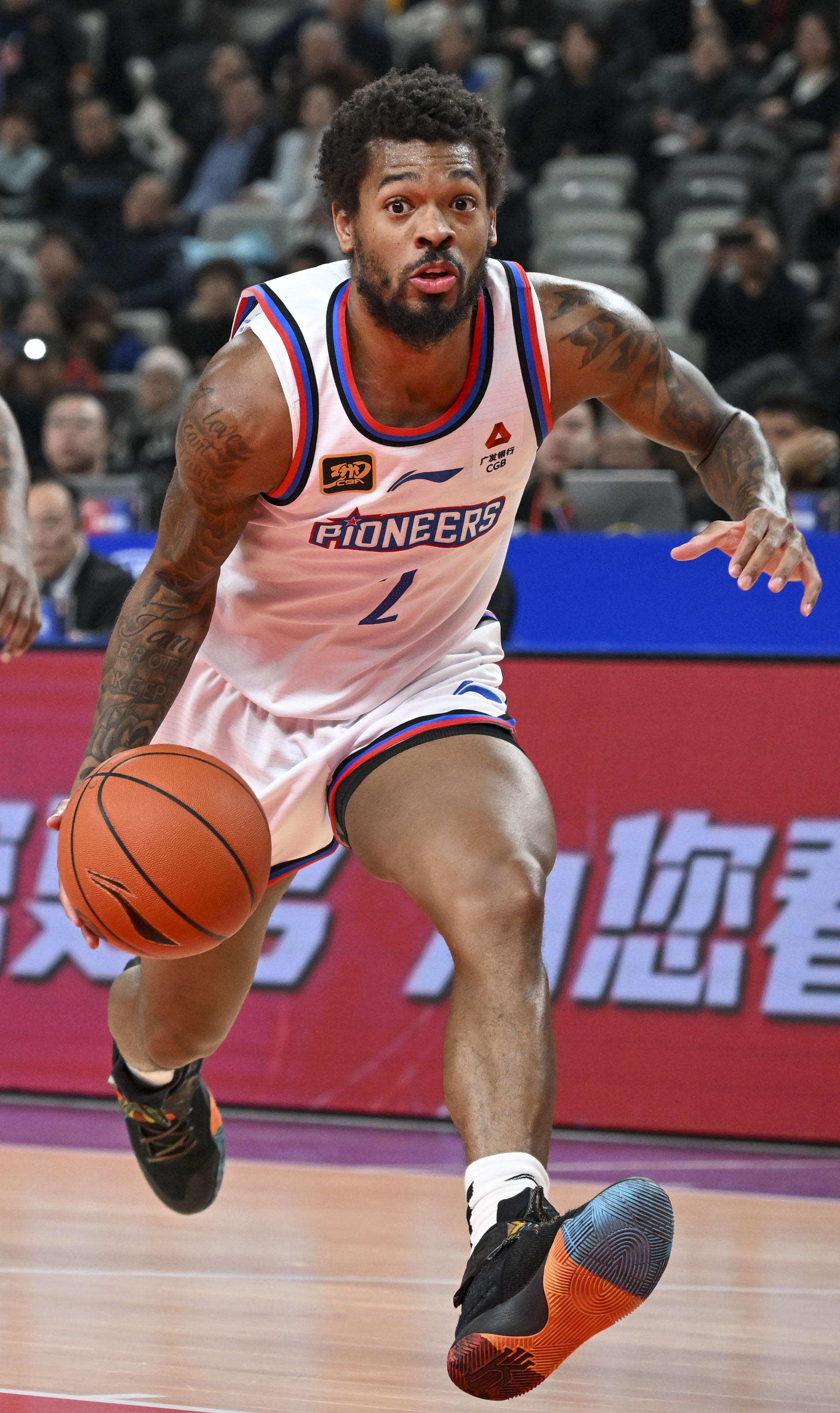 米乐官网入口-体育赛事中的激烈竞争令人激动