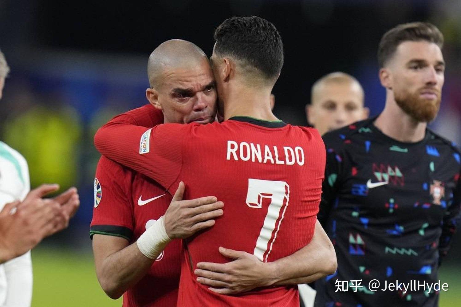 米乐体育网站-葡萄牙队遭遇惨败，险些出局