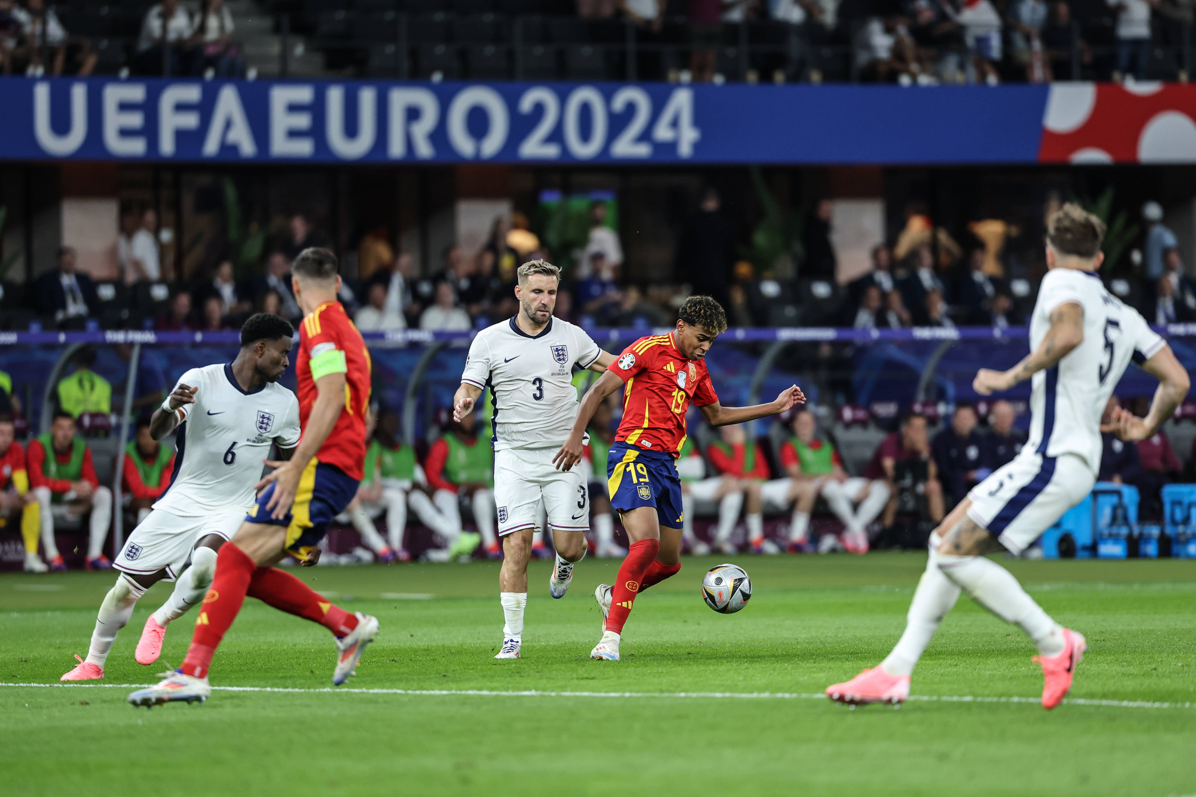 米乐直播官网-欧洲足球界最受瞩目的比赛之一，欧洲杯预选赛赛事的简单介绍