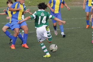 米乐足球官网-曼城逆转擒利物浦，继续领跑英超积分榜，瓜迪奥拉赞扬全队表现